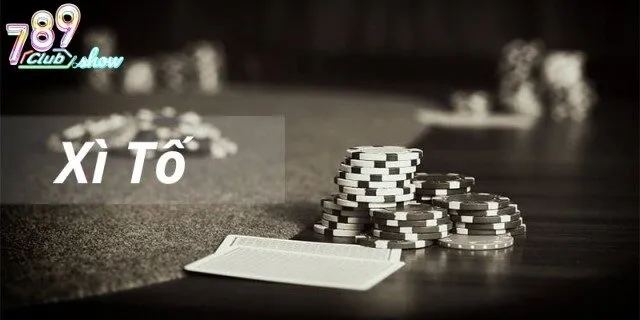 Mỗi ván Xì Tố bắt đầu bằng việc chia cho mỗi người chơi 2 lá bài