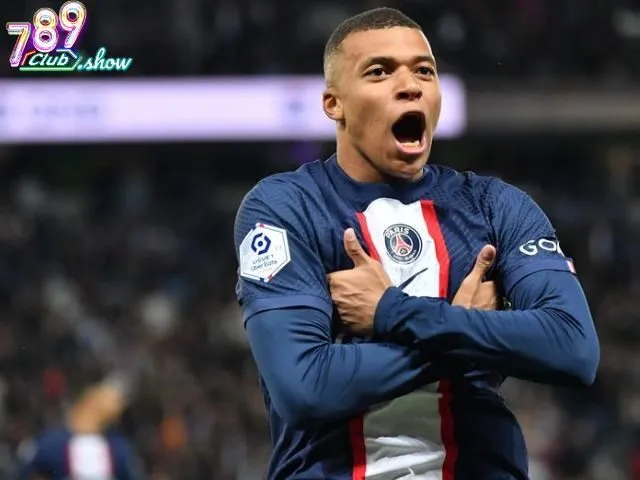 Kylian Mbappe tiền đạo xuất sắc nhất của bóng đá thế giới