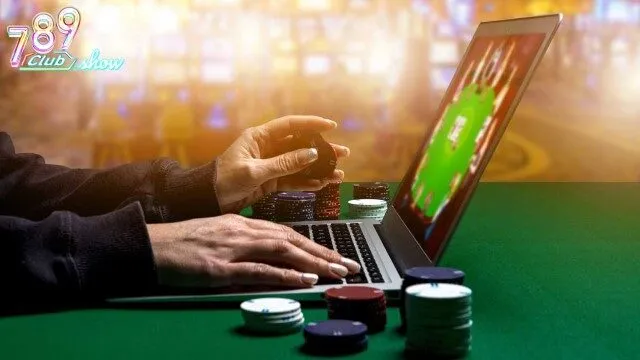 Để trở thành một người chơi poker giỏi cần nắm vững luật chơi 