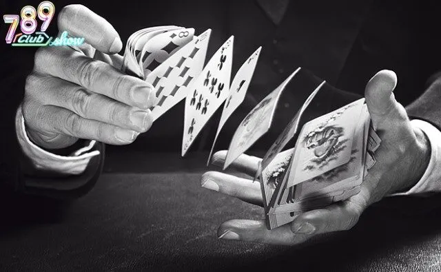 Bỏ bài, người chơi sẽ đặt bài xuống và rời khỏi ván chơi đó